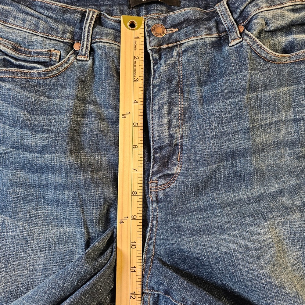 Judy Blue Control Top Flare Jeans 16W Medium Wash Raw Hem High‎ Rise - Picture 7 of 9